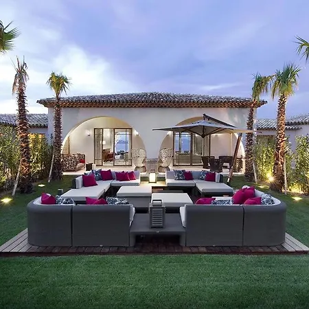 Villa Overlooking The Sea Is Ideally Located In The Private Secure Area